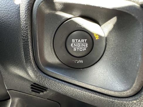 Used 2024 Jeep Wrangler Unlimited w/ Convenience Group image 17