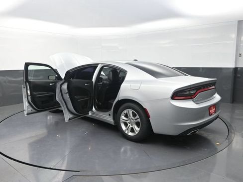 Used 2020 Dodge Charger SXT w/ Leather Interior Group RWD image 43
