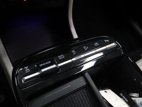 Certified 2025 Hyundai Tucson Limited AWD/4WD image 38