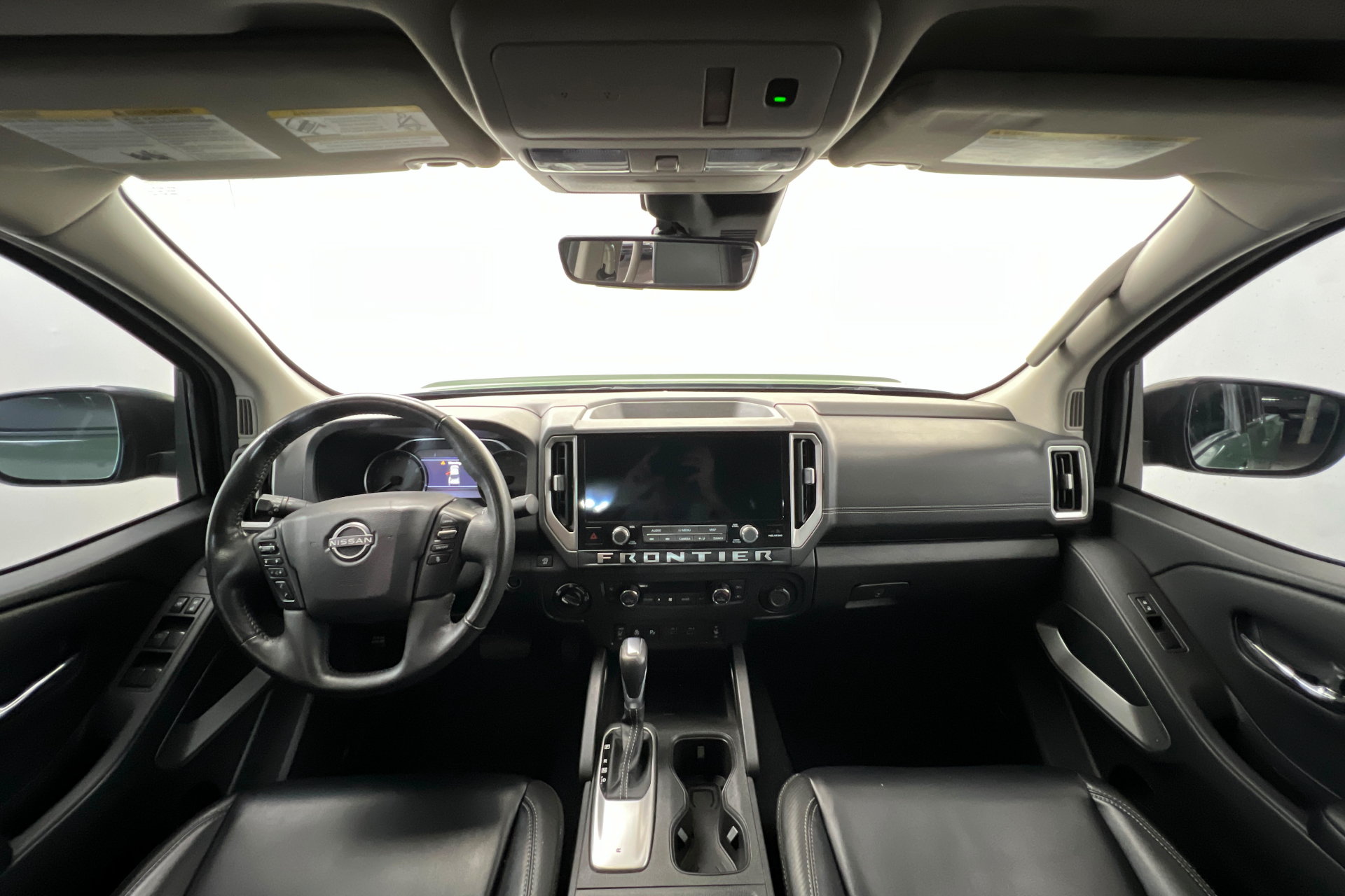Used 2025 Nissan Frontier SL AWD/4WD image 10