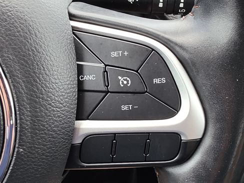 Used 2019 Jeep Compass Limited FWD image 23