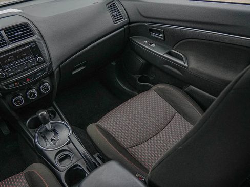 Used 2017 Mitsubishi Outlander Sport ES image 39