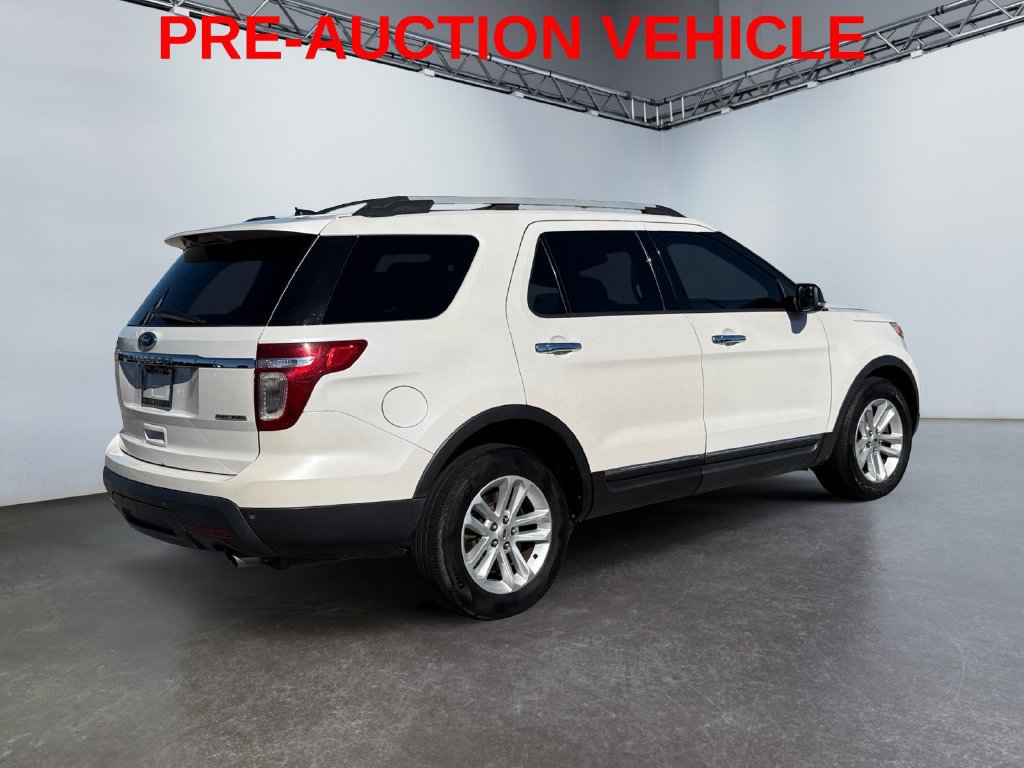 Used 2013 Ford Explorer XLT FWD image 3