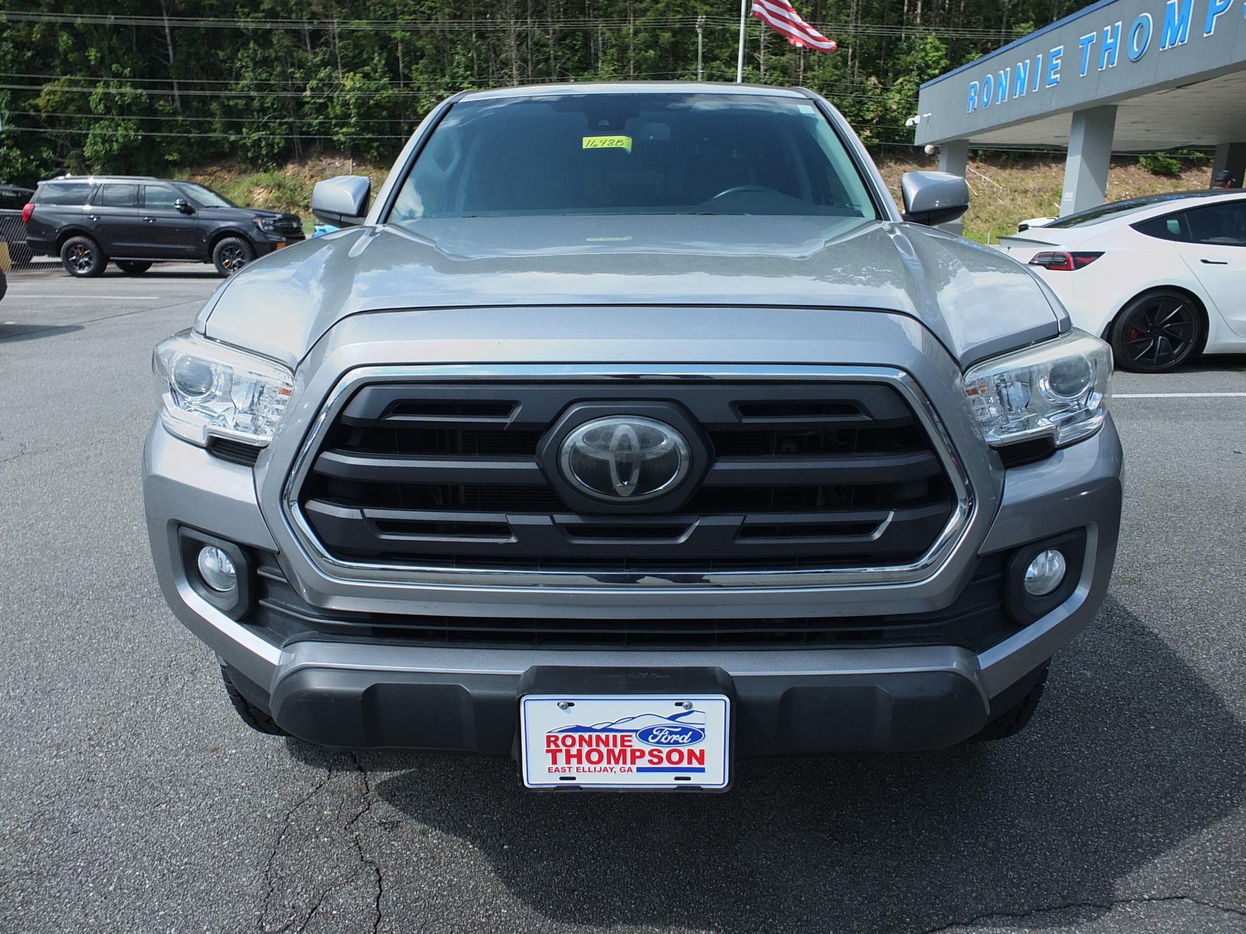 Used 2019 Toyota Tacoma SR5 RWD image 8