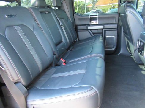 Used 2022 Ford F350 Platinum w/ FX4 Off-Road Package image 33