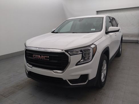 Used 2024 GMC Terrain SLE image 15