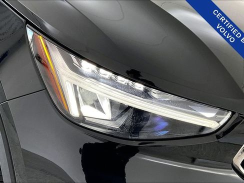 Certified 2025 Volvo XC40 B5 Plus image 38