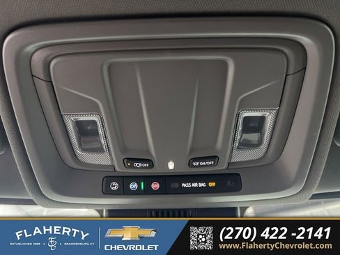 Used 2025 GMC Sierra 1500 Elevation image 33