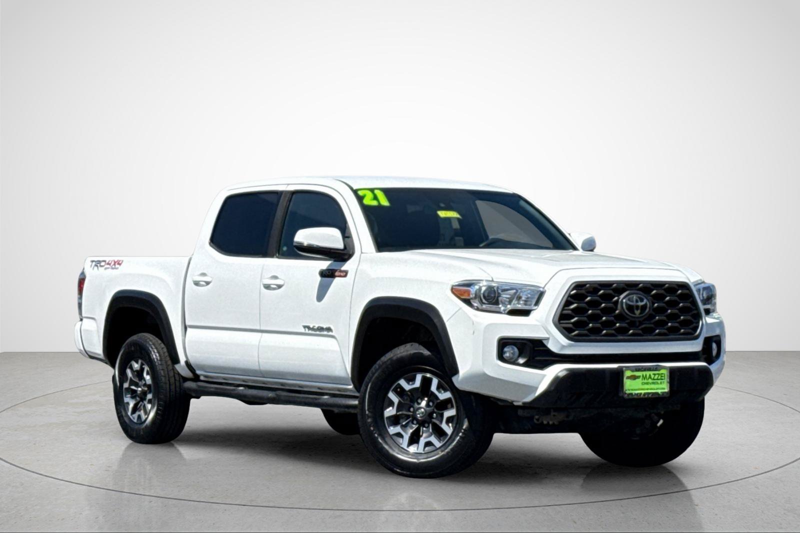 Used 2021 Toyota Tacoma TRD Off-Road w/ Technology Package AWD/4WD image 2