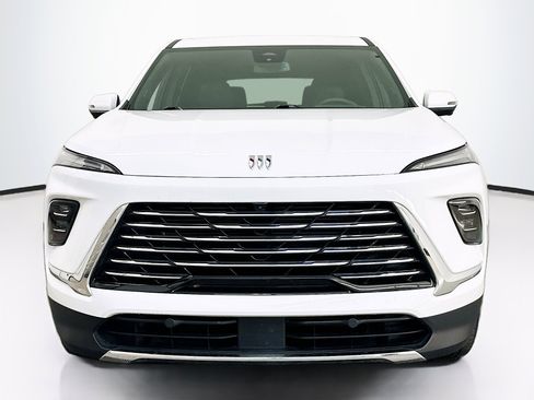 Used 2025 Buick Enclave Preferred image 2