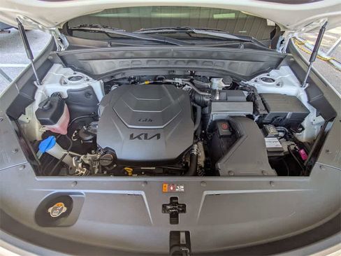 Used 2024 Kia Telluride SX Prestige w/ Towing Package image 17