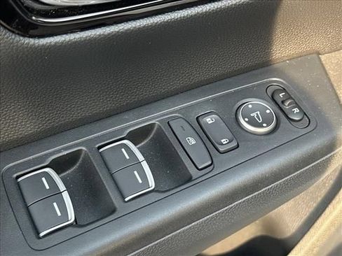 Used 2025 Honda CR-V EX-L image 19