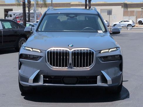 Used 2024 BMW X7 xDrive40i w/ Premium Package AWD/4WD image 3