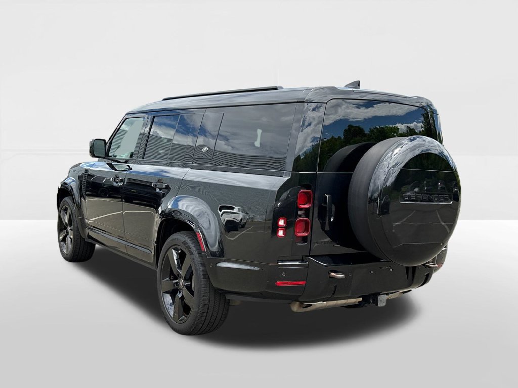 Used 2023 Land Rover Defender 130 X-Dynamic SE AWD/4WD image 2