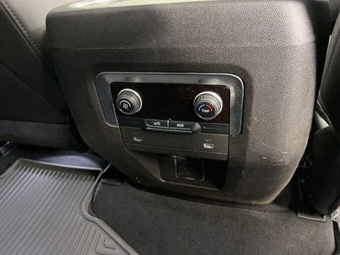 Used 2021 Chevrolet Tahoe Z71 image 19