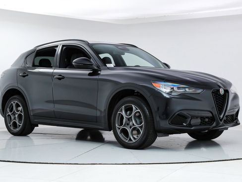 New 2025 Alfa Romeo Stelvio Sprint w/ Convenience Package image 7