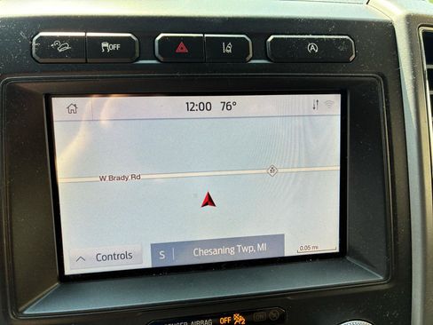 Used 2020 Ford Expedition XLT w/ Equipment Group 202A AWD/4WD image 21