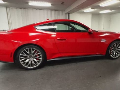 Used 2025 Ford Mustang GT Premium RWD image 9
