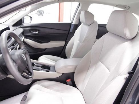 Certified 2023 Honda Accord EX image 15