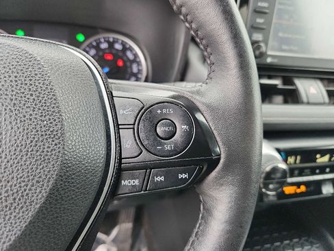 Used 2021 Toyota RAV4 XLE w/ XLE Grade Weather Package image 21