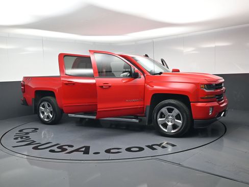 Used 2018 Chevrolet Silverado 1500 LT w/ All Star Edition image 21