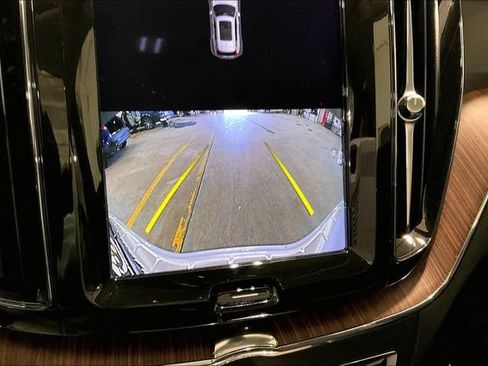 Certified 2023 Volvo XC60 B5 Plus w/ Protection Package Premier image 24