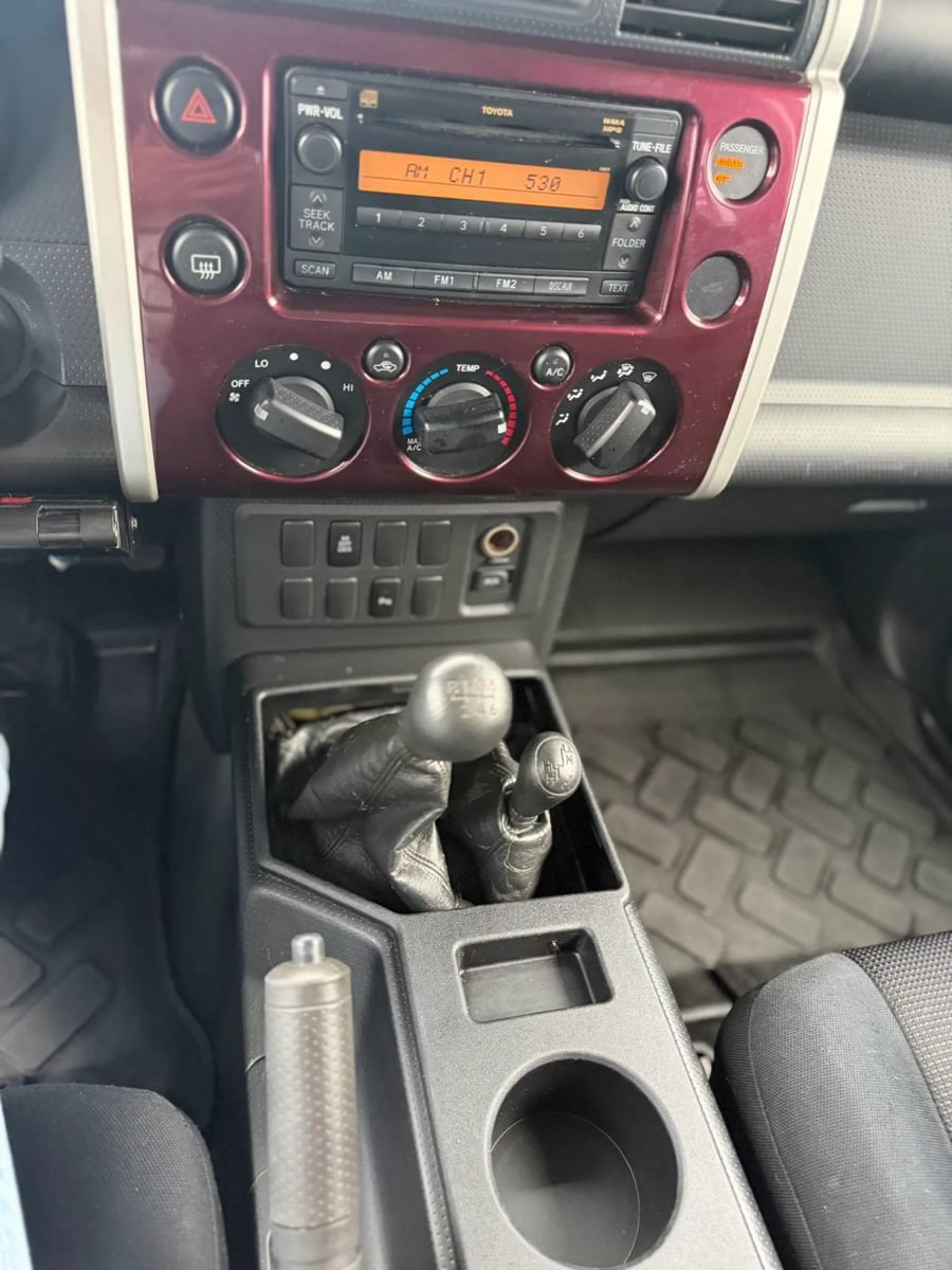 Used 2007 Toyota FJ Cruiser 4WD w/ Convenience Pkg image 24