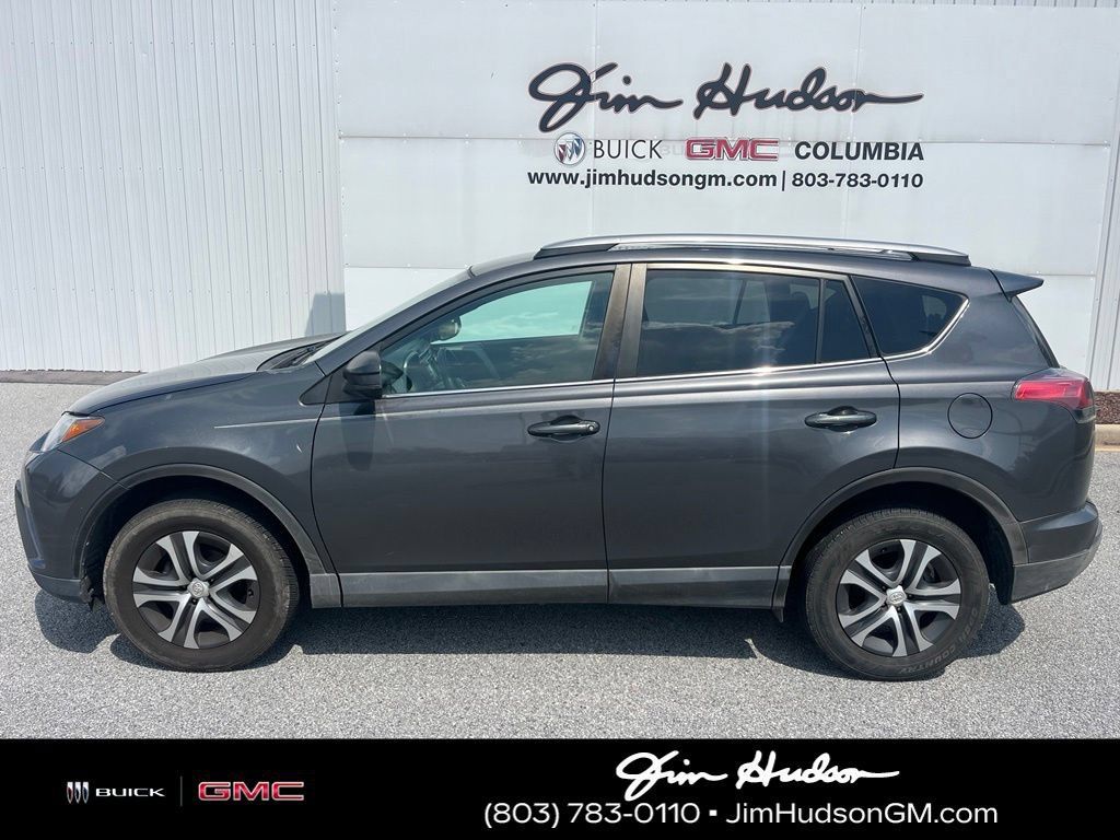 Used 2018 Toyota RAV4 LE FWD image 2