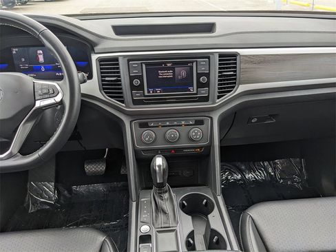 Certified 2022 Volkswagen Atlas SE image 16