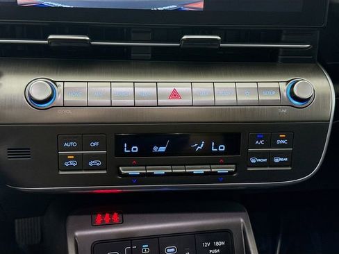 Used 2025 Hyundai Kona SEL AWD/4WD image 16