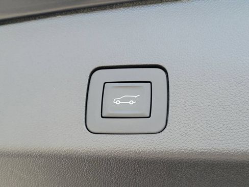 Used 2023 Buick Encore GX Essence w/ Experience Buick Package FWD image 11