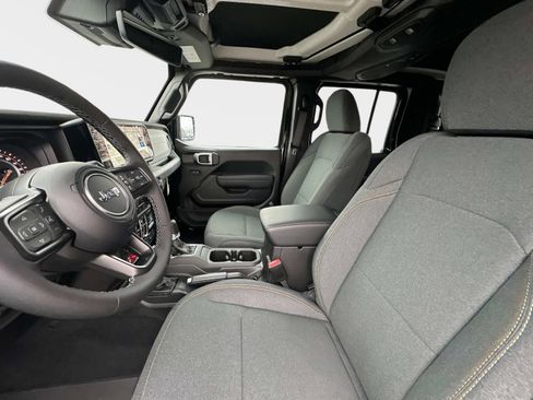 New 2025 Jeep Gladiator Sport image 22