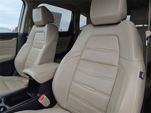 Used 2018 Honda CR-V Touring image 12