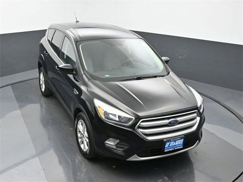 Used 2017 Ford Escape SE image 19
