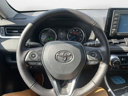 Used 2022 Toyota RAV4 XLE w/ Convenience Package AWD/4WD image 13