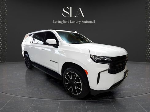 Used 2024 Chevrolet Suburban RST w/ Luxury Package image 3