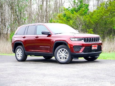 New 2026 Jeep Grand Cherokee Laredo RWD image 2