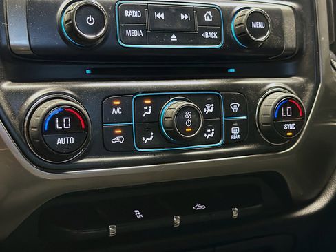 Used 2018 Chevrolet Silverado 1500 LT w/ All Star Edition RWD image 10