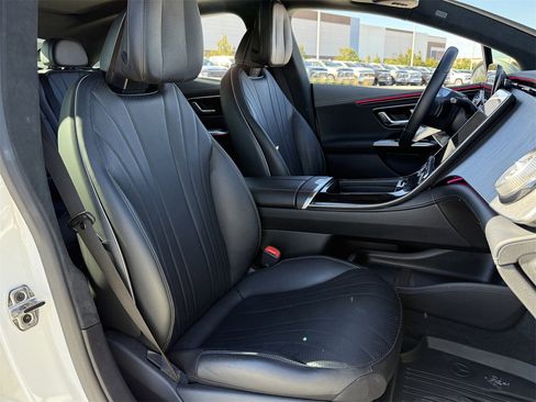 Used 2023 Mercedes-Benz EQE 500 4MATIC Sedan image 23