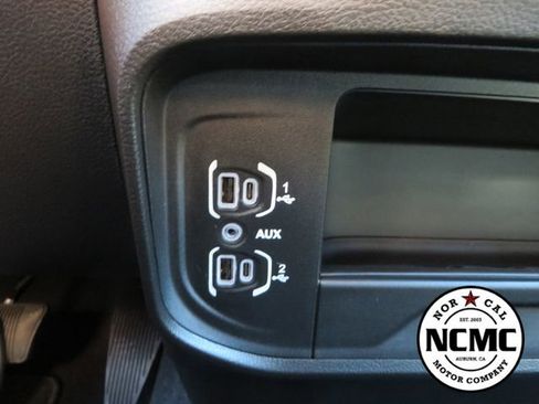 Used 2026 RAM 2500 Laramie AWD/4WD image 34