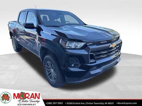 Certified 2023 Chevrolet Colorado LT w/ LT Convenience Package II AWD/4WD image 2