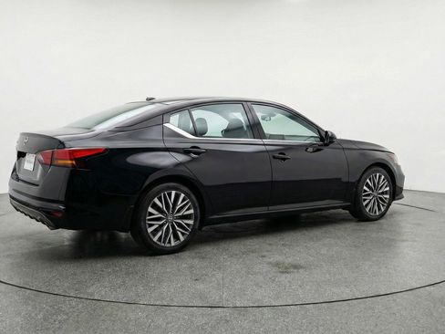 Used 2025 Nissan Altima 2.5 SV image 7