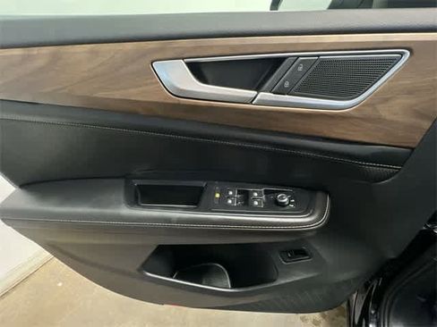 Used 2024 Volkswagen Atlas SE image 16