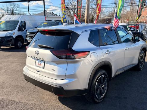 Used 2025 Nissan Rogue SV AWD/4WD image 7