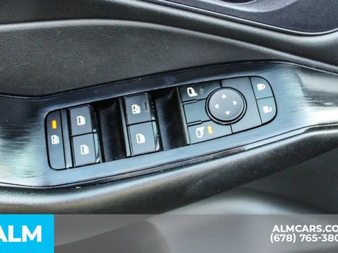 Used 2024 Nissan Rogue S FWD image 37