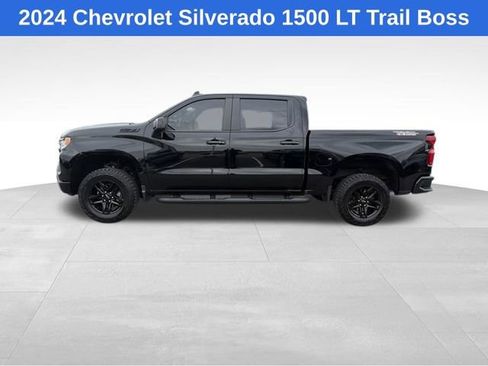 Used 2024 Chevrolet Silverado 1500 LT Trail Boss w/ Convenience Package II AWD/4WD image 2