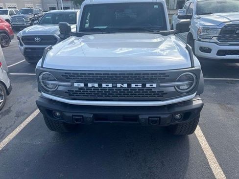 Used 2025 Ford Bronco Badlands AWD/4WD image 2
