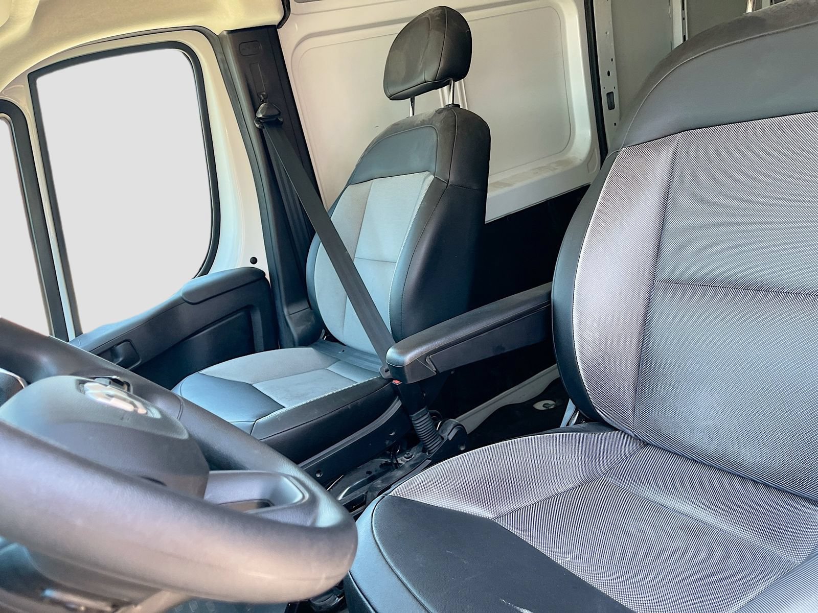 Used 2024 RAM ProMaster 2500 w/ Convenience Group FWD image 19