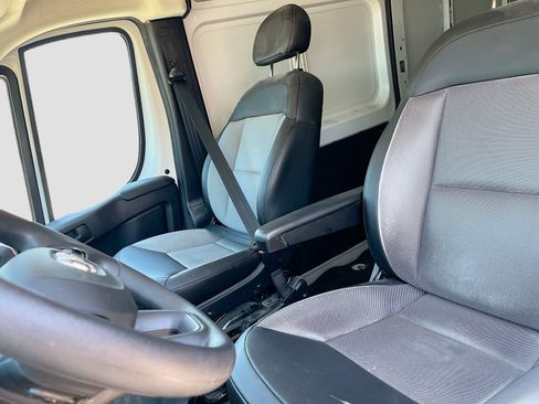 Used 2024 RAM ProMaster 2500 w/ Convenience Group FWD image 19