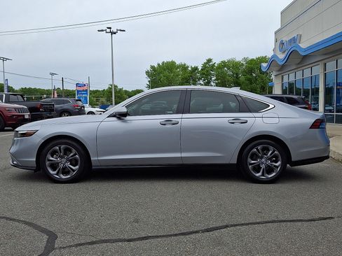 Used 2023 Honda Accord EX image 7